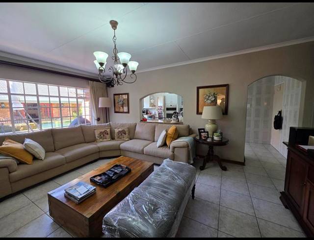 4 BEDROOM HOUSE FOR SALE IN SUNWARD PARK